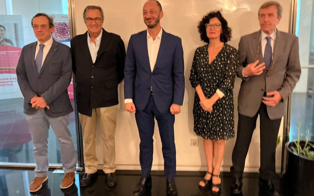 La AEEH, en la inauguración de la Exposición «10 años del PEAHC. Un éxito colectivo» y jornada institucional en el Congreso